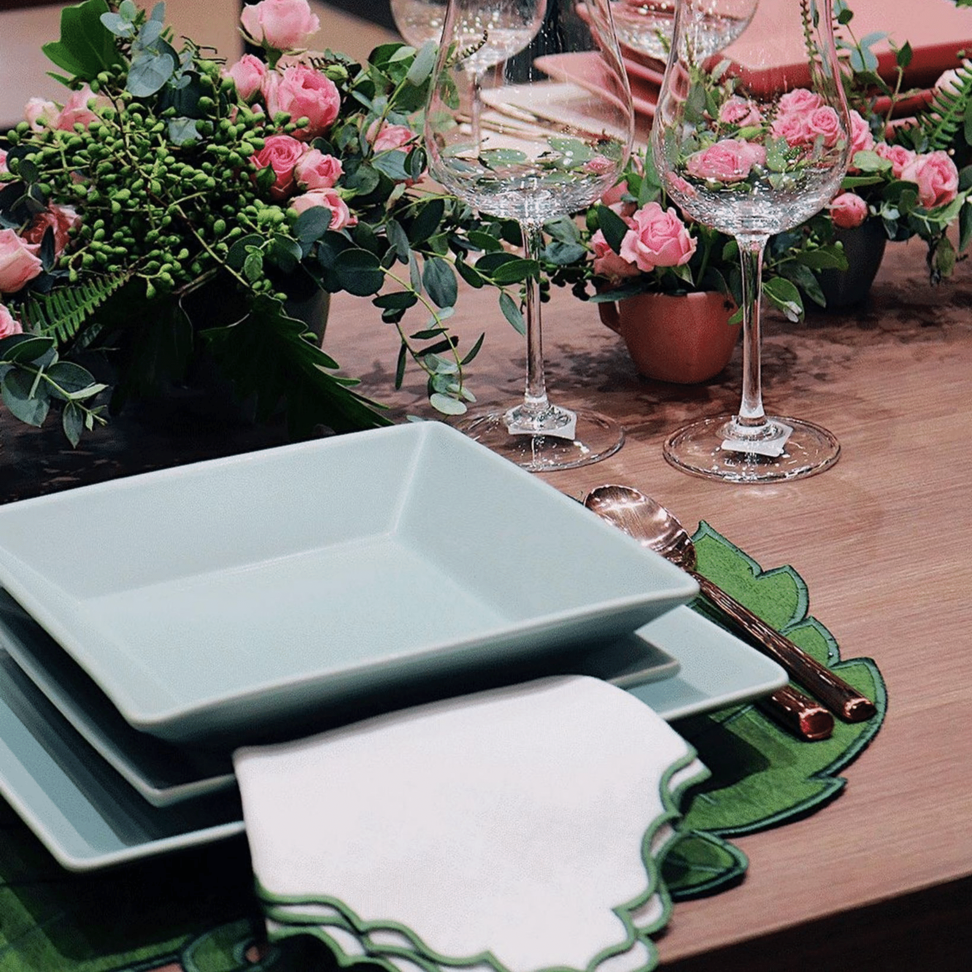 FINAL SALE - Quartier Mint 20 Pieces Dinnerware Set Service for 4 - Satin Effect