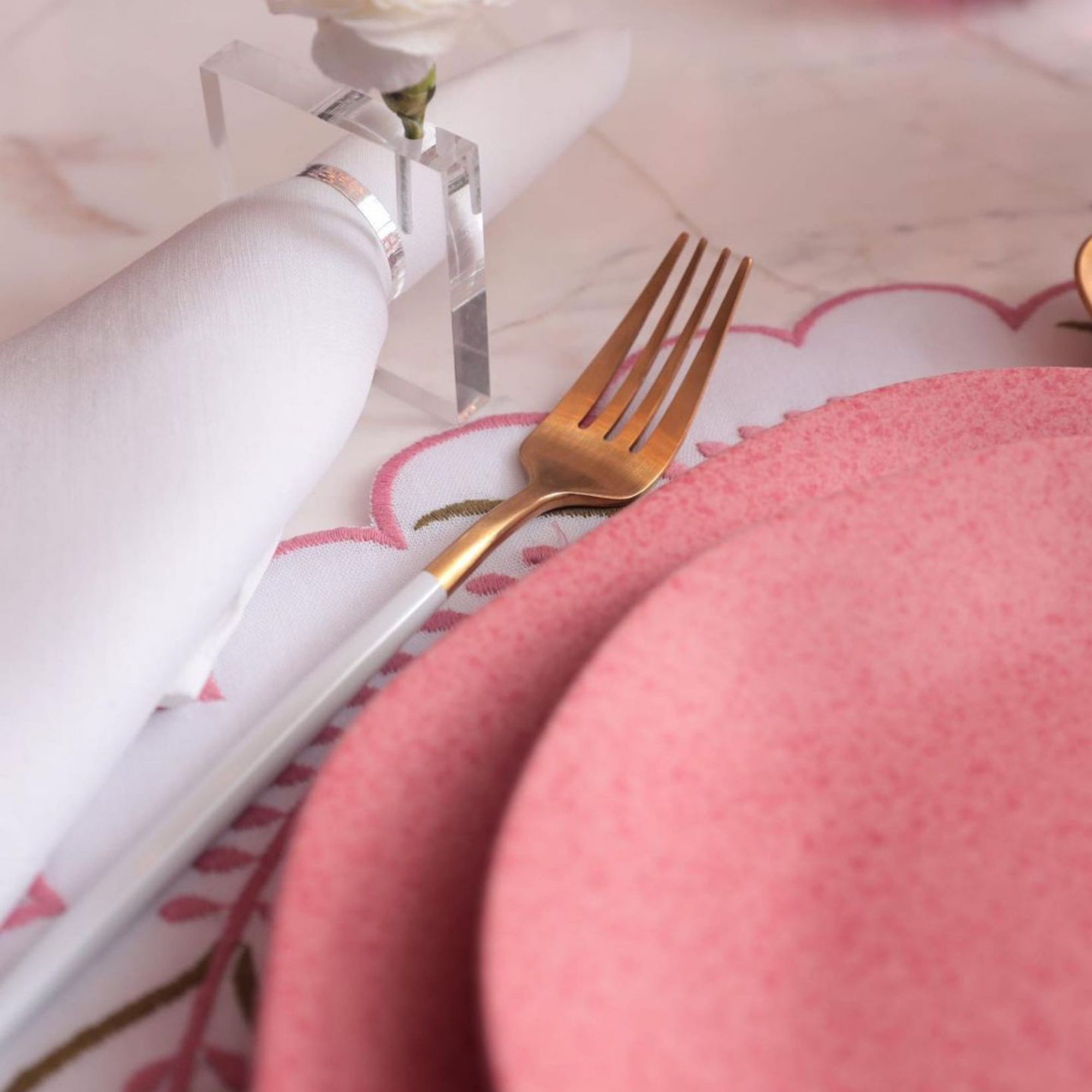 FINAL SALE - Ryo Dragon Fruit 20 Pieces Dinnerware Set Service for 4 - Satin Effect