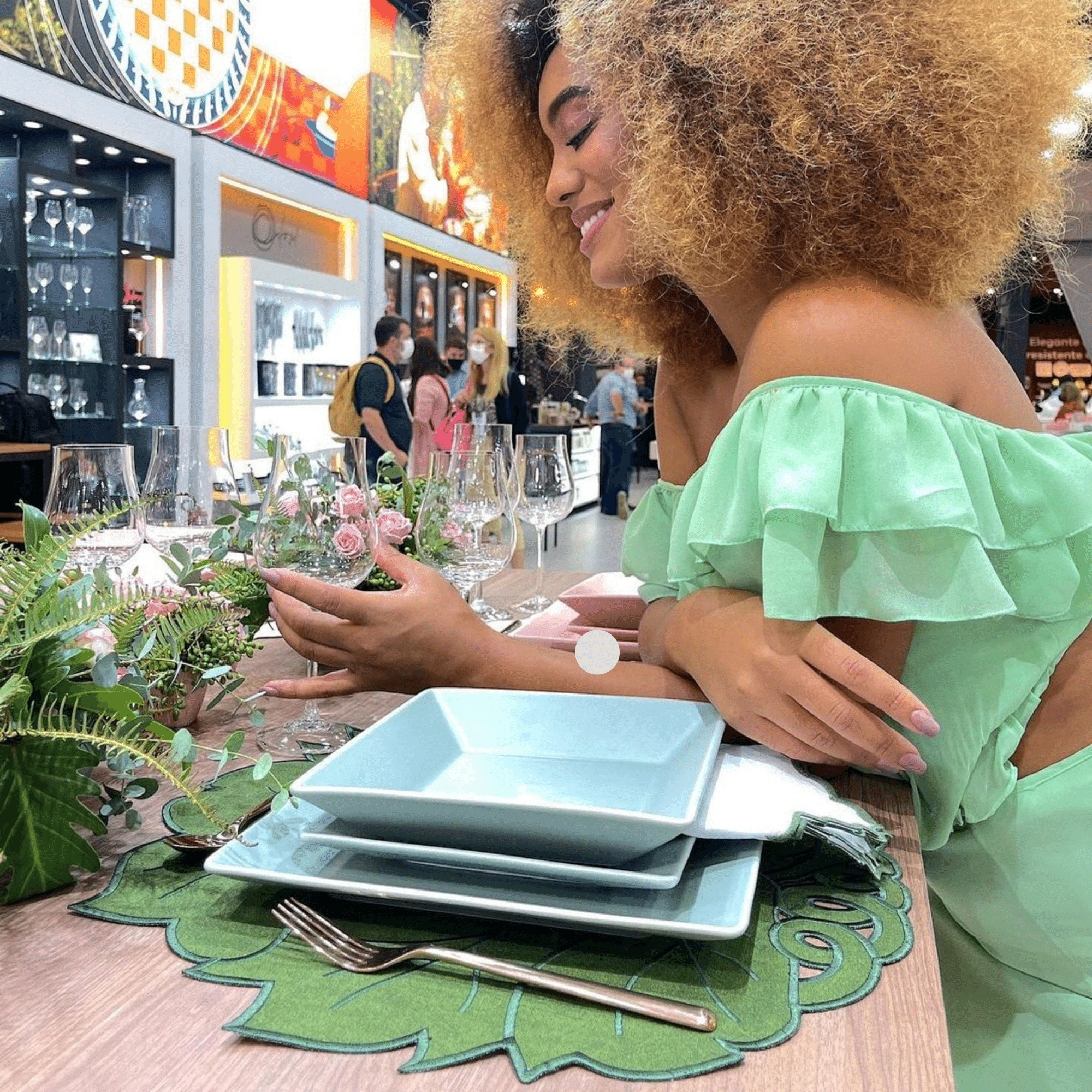 FINAL SALE - Quartier Tutti-Frutti 20 Pieces Dinnerware Set Service for 4 - Satin Effect