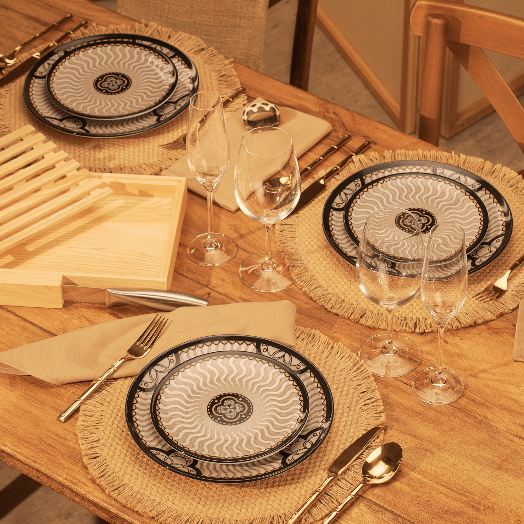 FINAL SALE - Unni Mediterranean 20 Pieces Dinnerware Set Service for 4