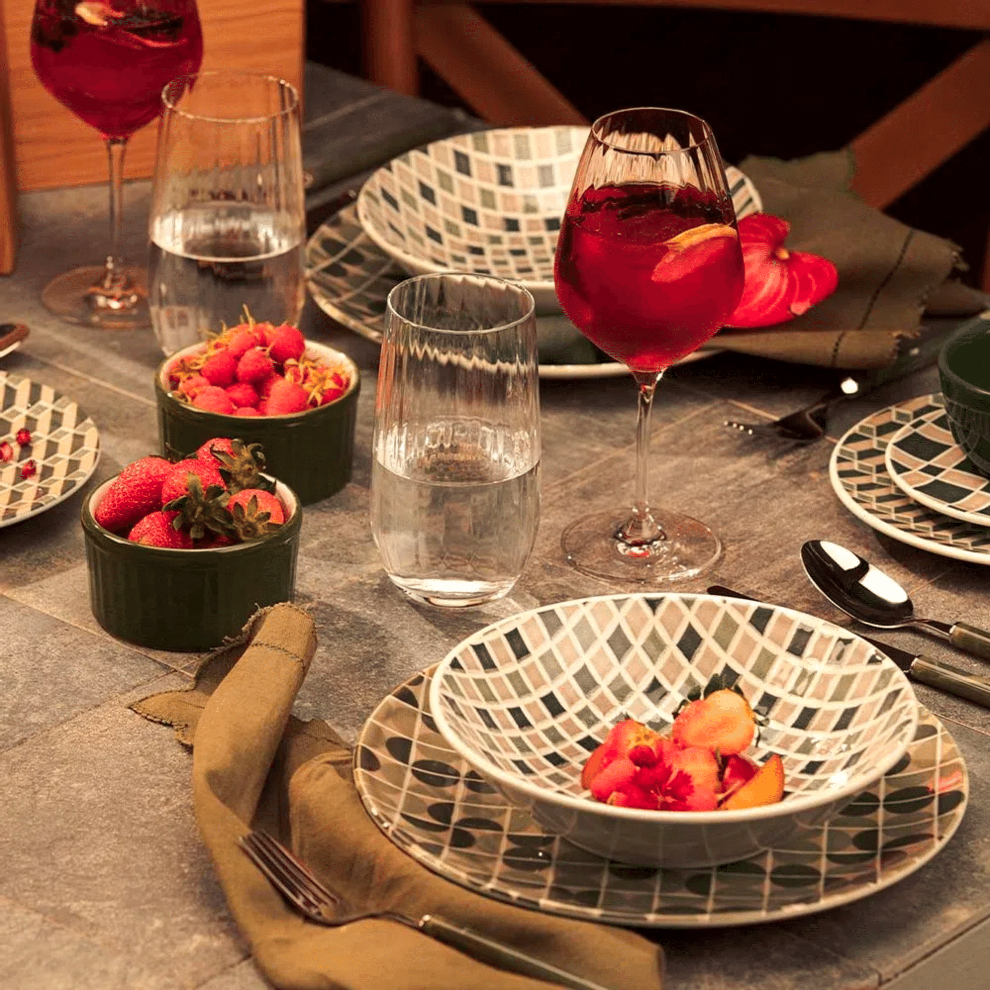 FINAL SALE - Unni Piastrella 20 Pieces Dinnerware Set Service for 4