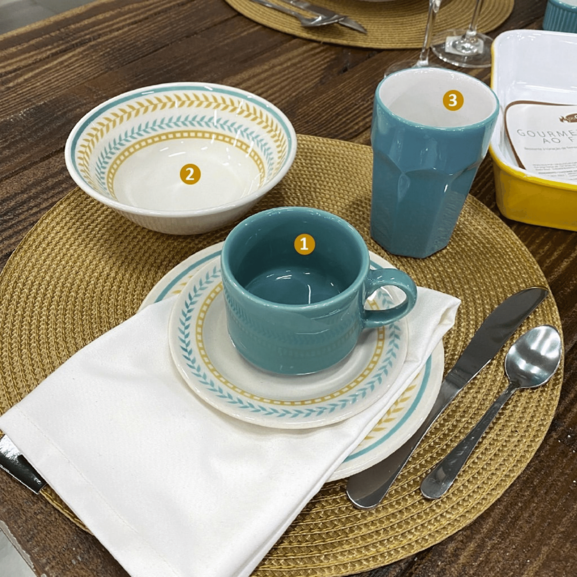 FINAL SALE - Donna Laurels 20 Pieces Dinnerware Set Service for 4