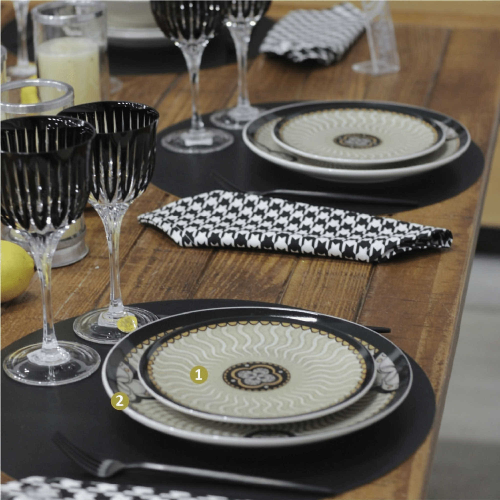 FINAL SALE - Unni Mediterranean 20 Pieces Dinnerware Set Service for 4