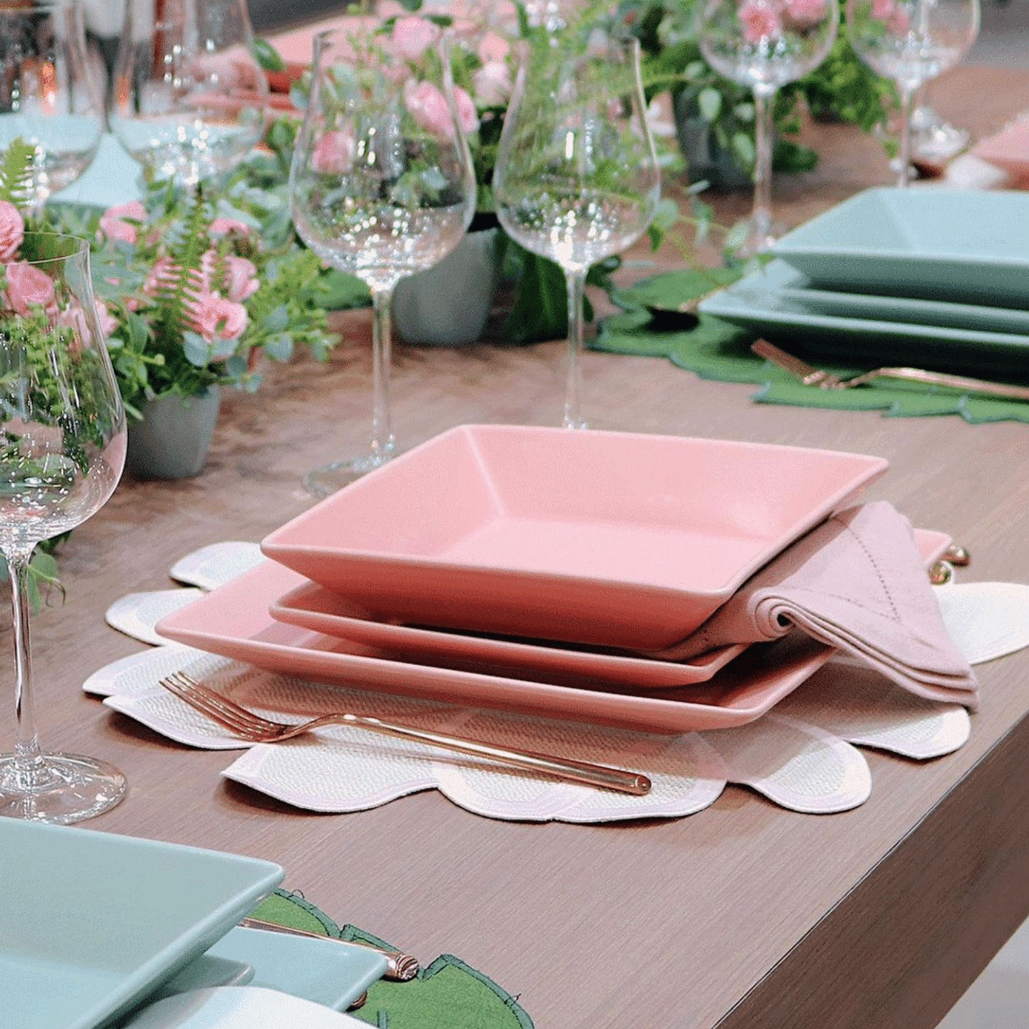 FINAL SALE - Quartier Tutti-Frutti 20 Pieces Dinnerware Set Service for 4 - Satin Effect