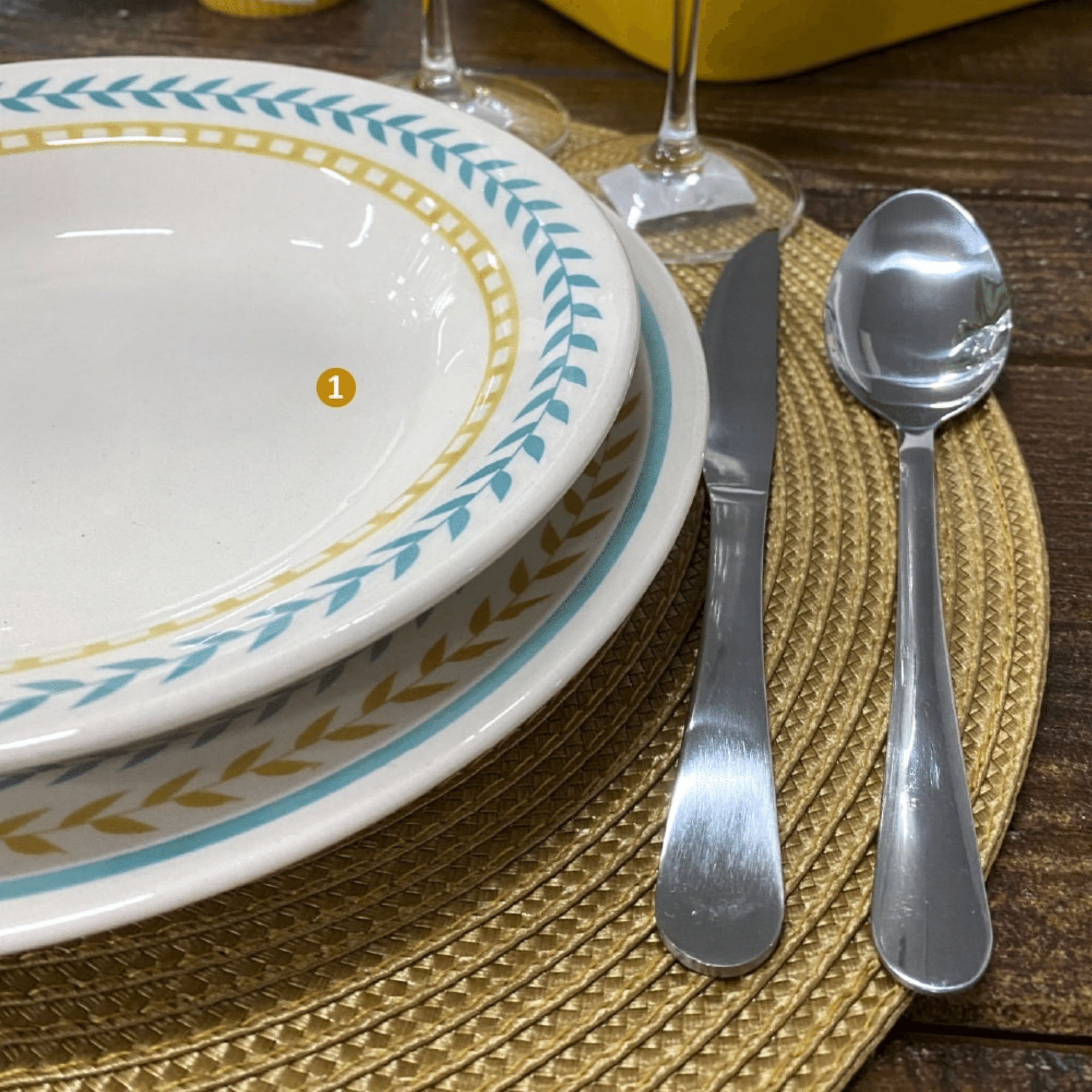 FINAL SALE - Donna Laurels 20 Pieces Dinnerware Set Service for 4