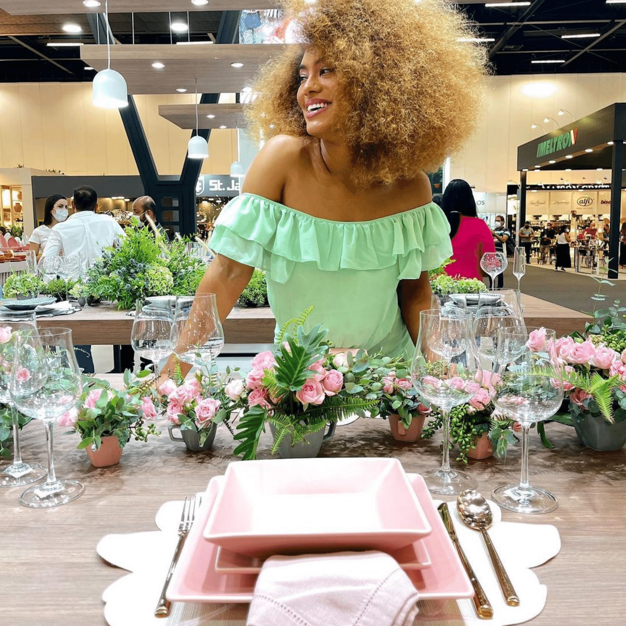 FINAL SALE - Quartier Tutti-Frutti 20 Pieces Dinnerware Set Service for 4 - Satin Effect