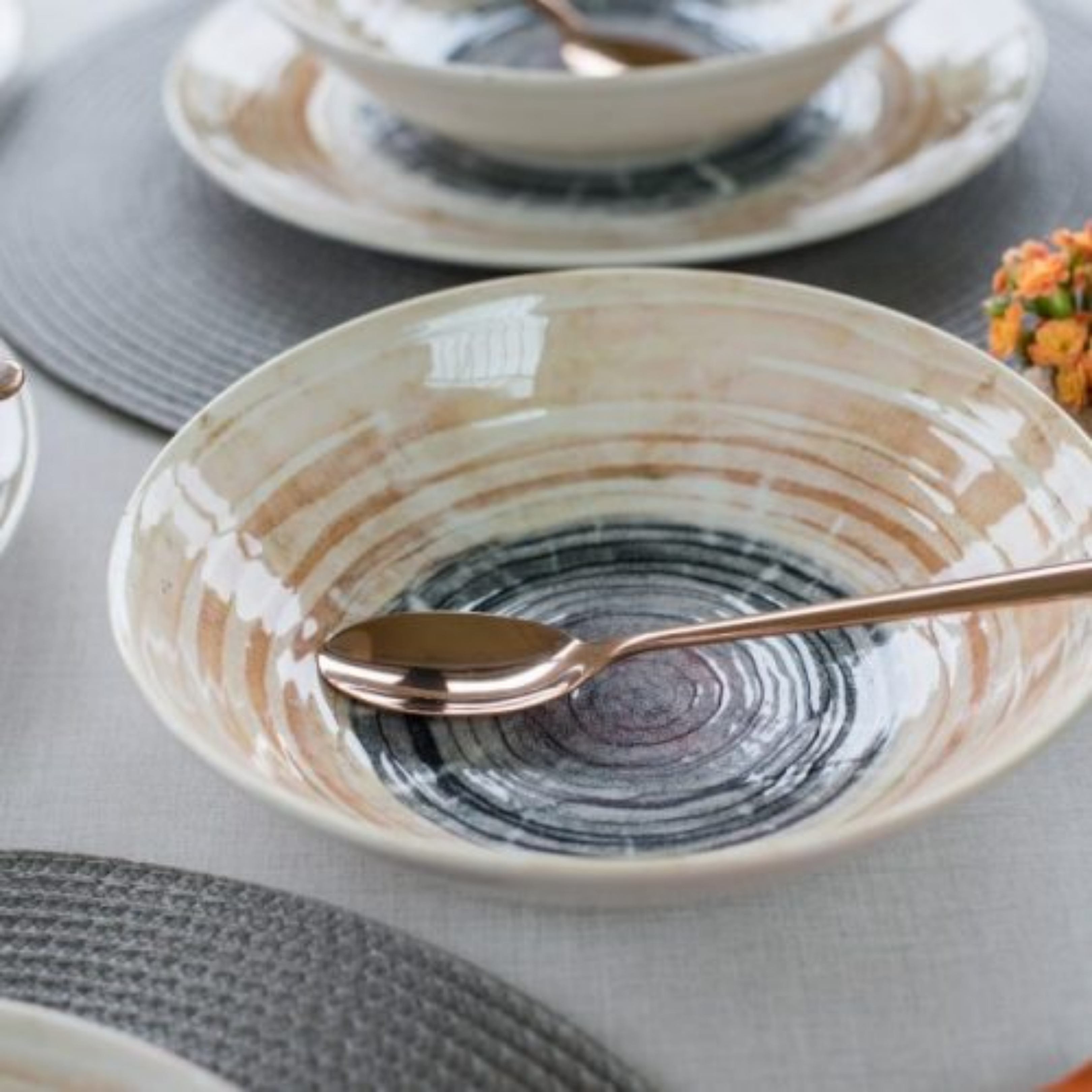 FINAL SALE - Unni Puzzling 20 Pieces Dinnerware Set Service for 4