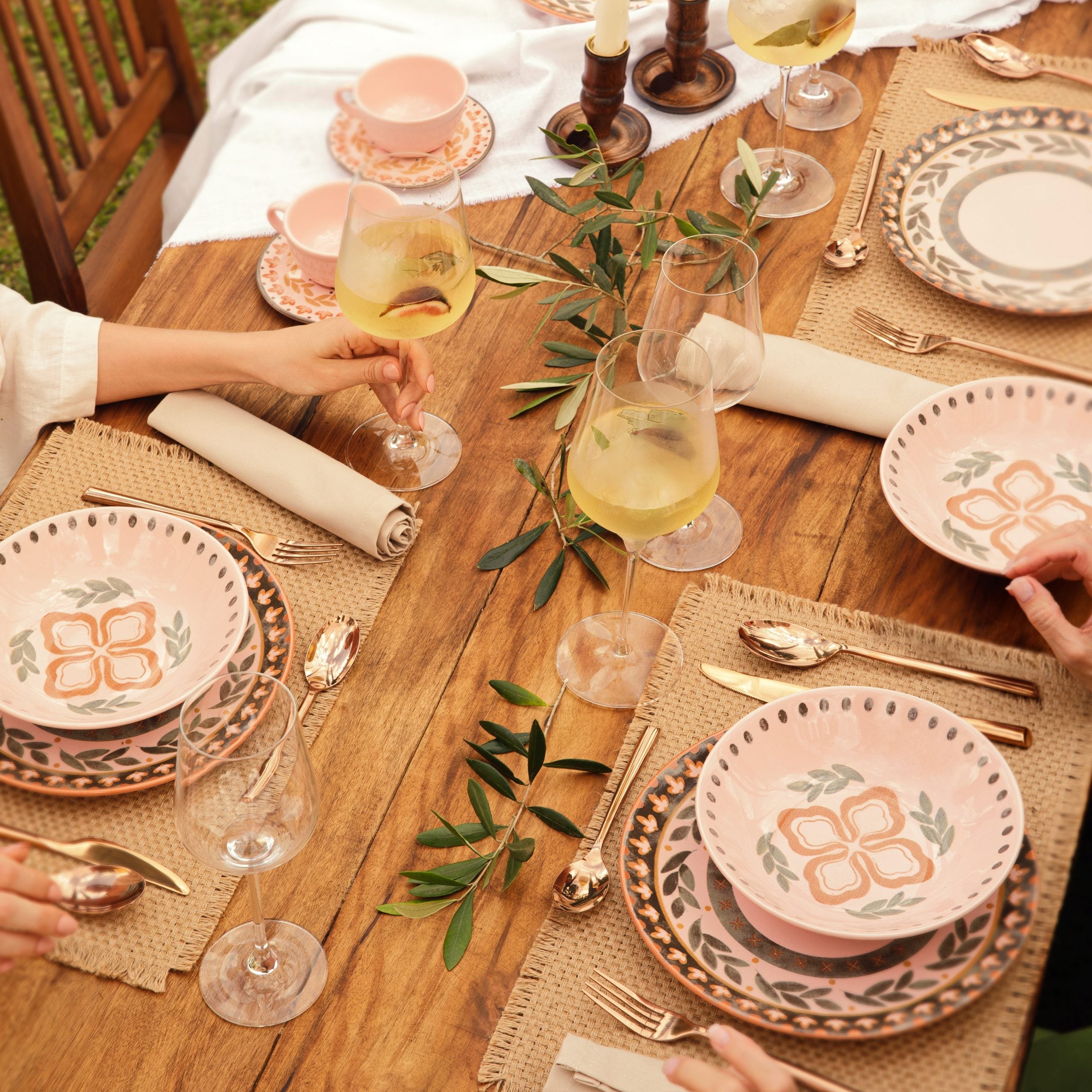 FINAL SALE - Unni Alba 20 Pieces Dinnerware Set Service for 4