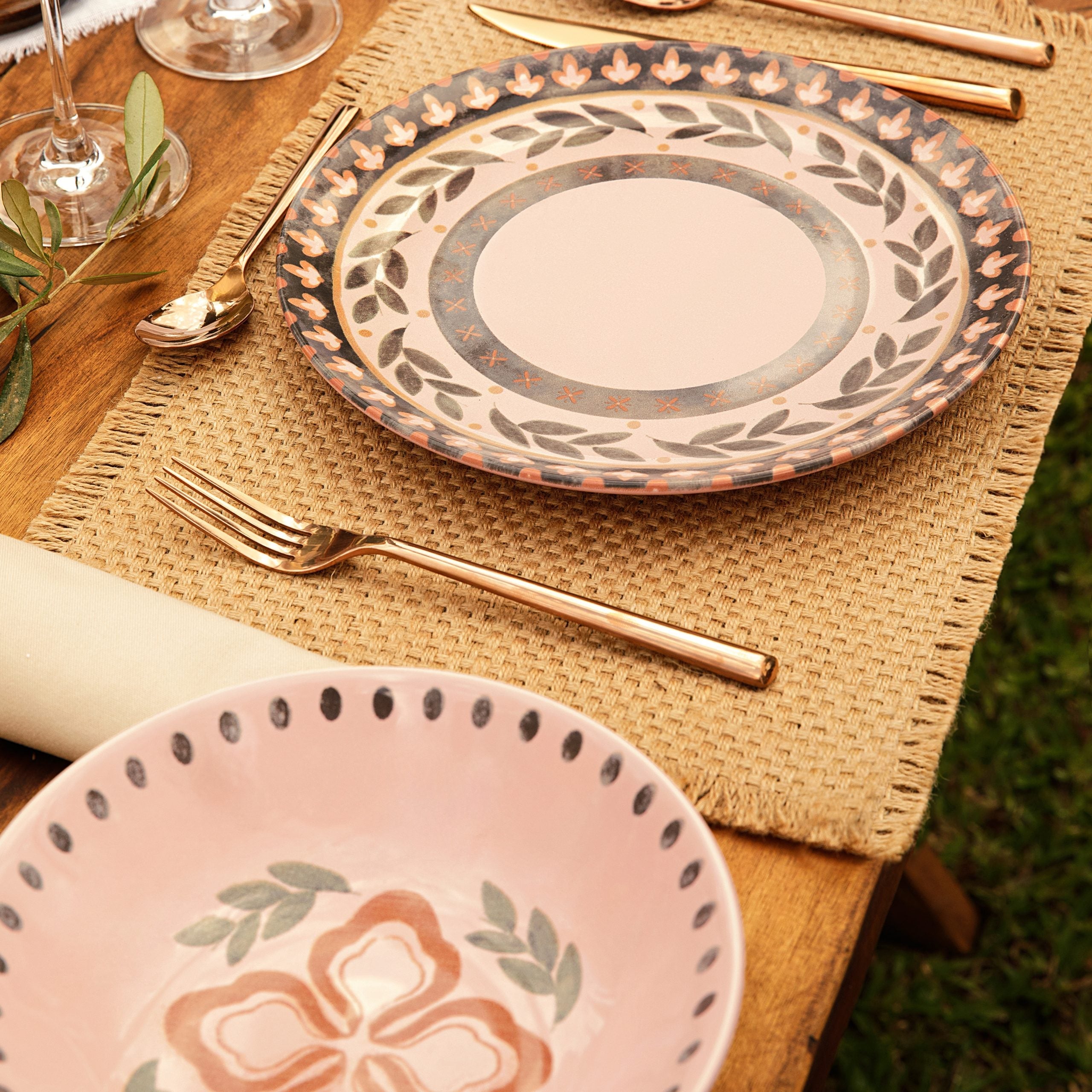 FINAL SALE - Unni Alba 20 Pieces Dinnerware Set Service for 4