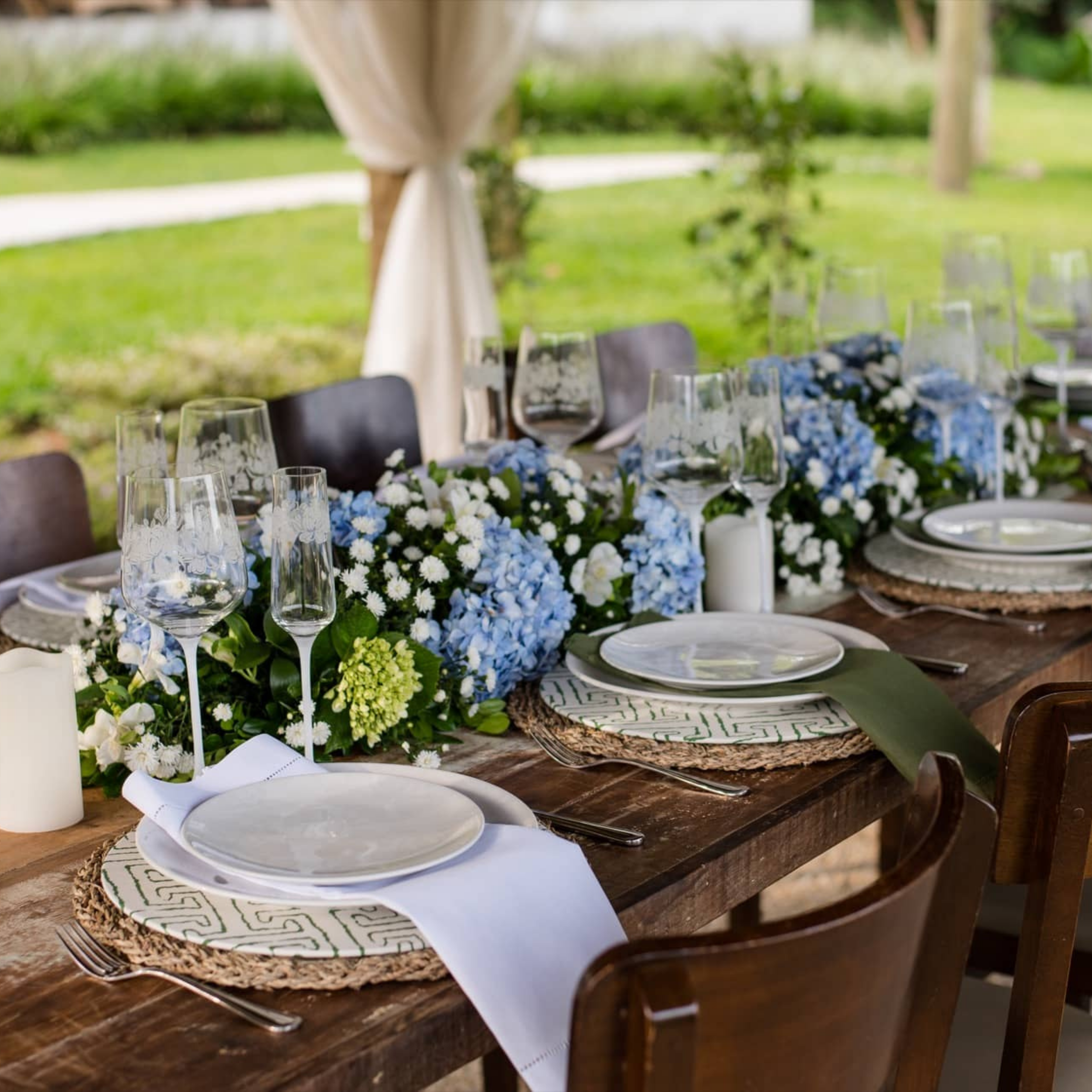 FINAL SALE - Coup Blanc 20 Pieces Dinnerware Set Service for 4