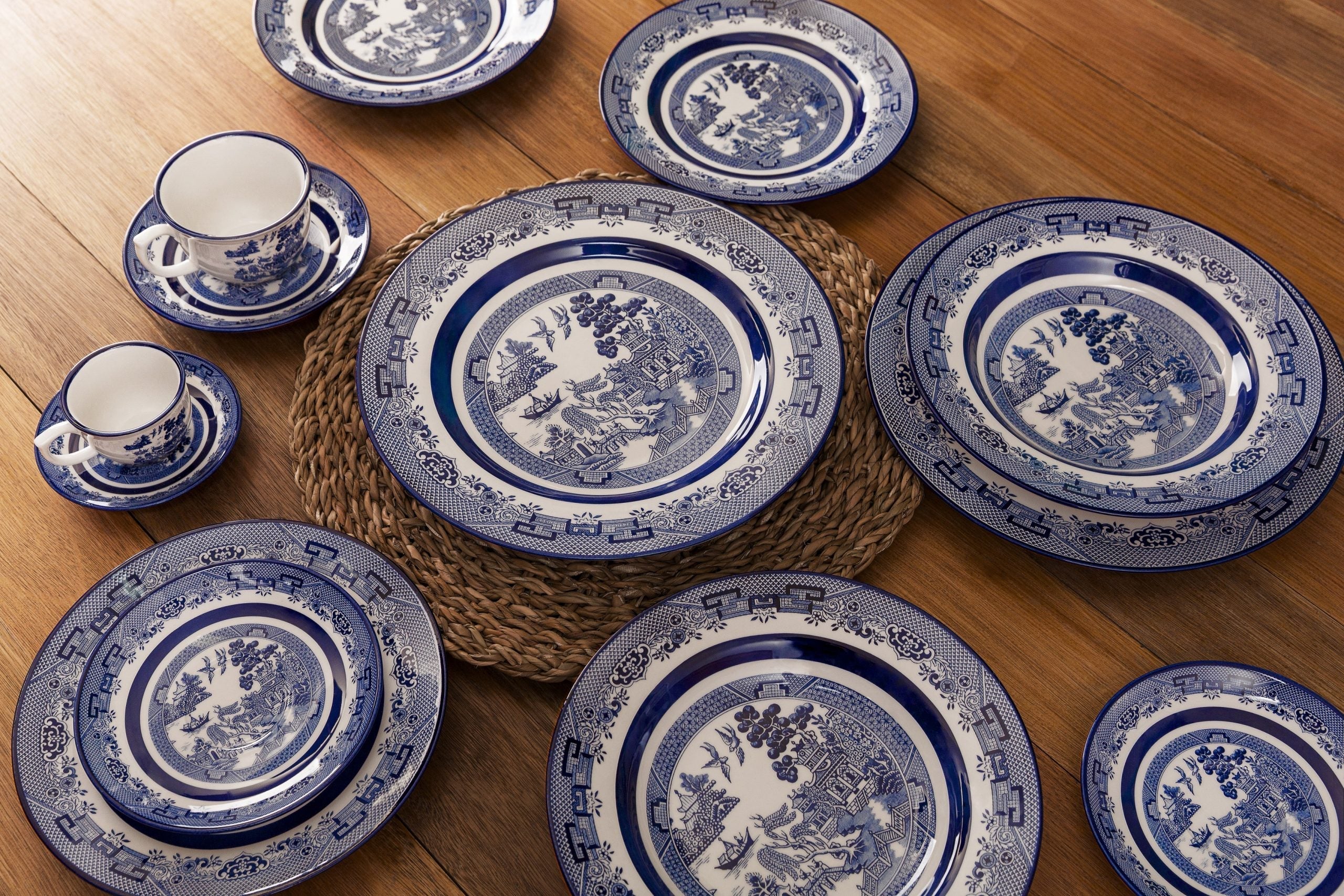 FINAL SALE - Flamingo Blue Willow 30 Pieces Dinnerware Set Service for 6