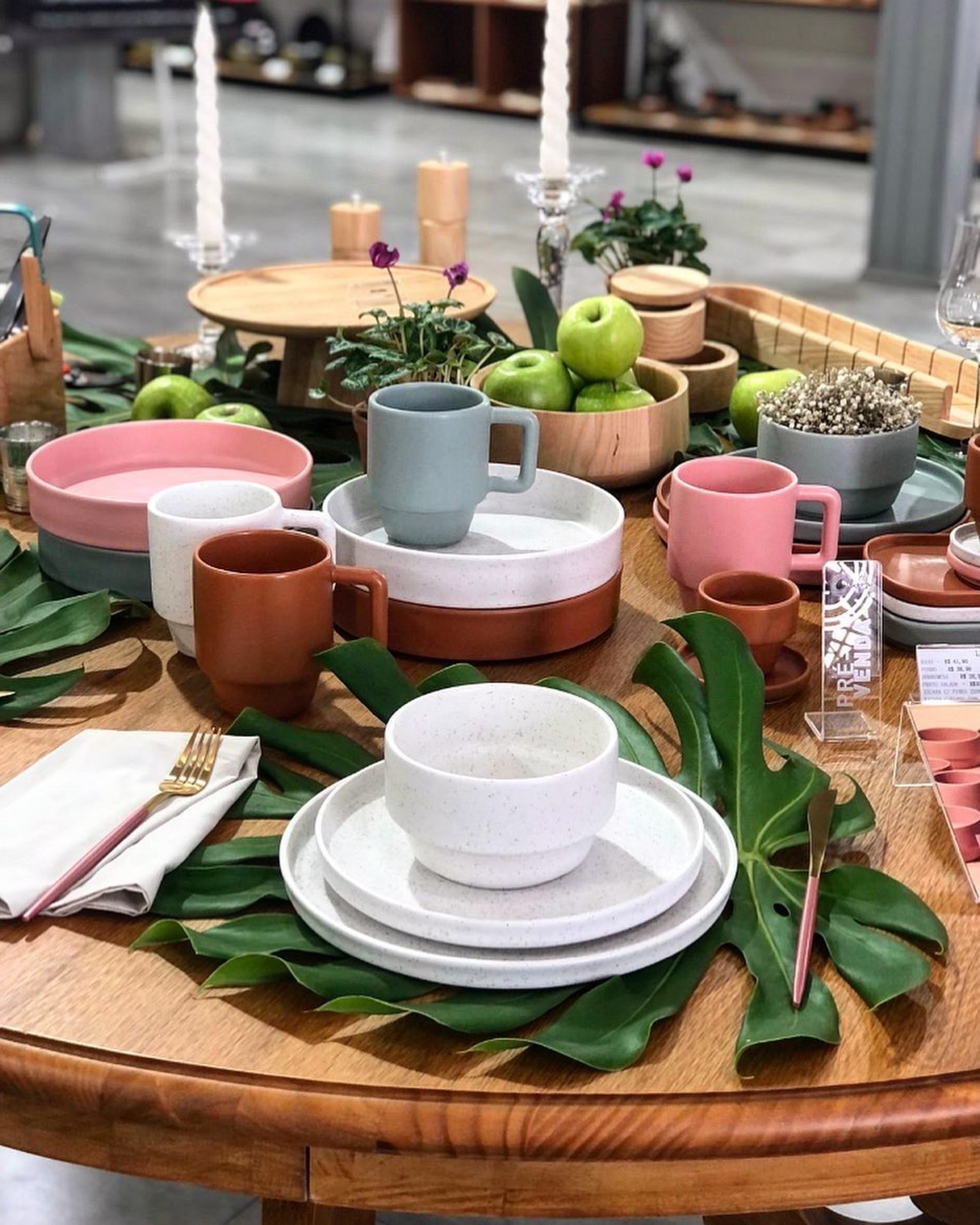 FINAL SALE - Elo Vanilla 24 Pieces Dinnerware Set Service for 4 - Satin Finish