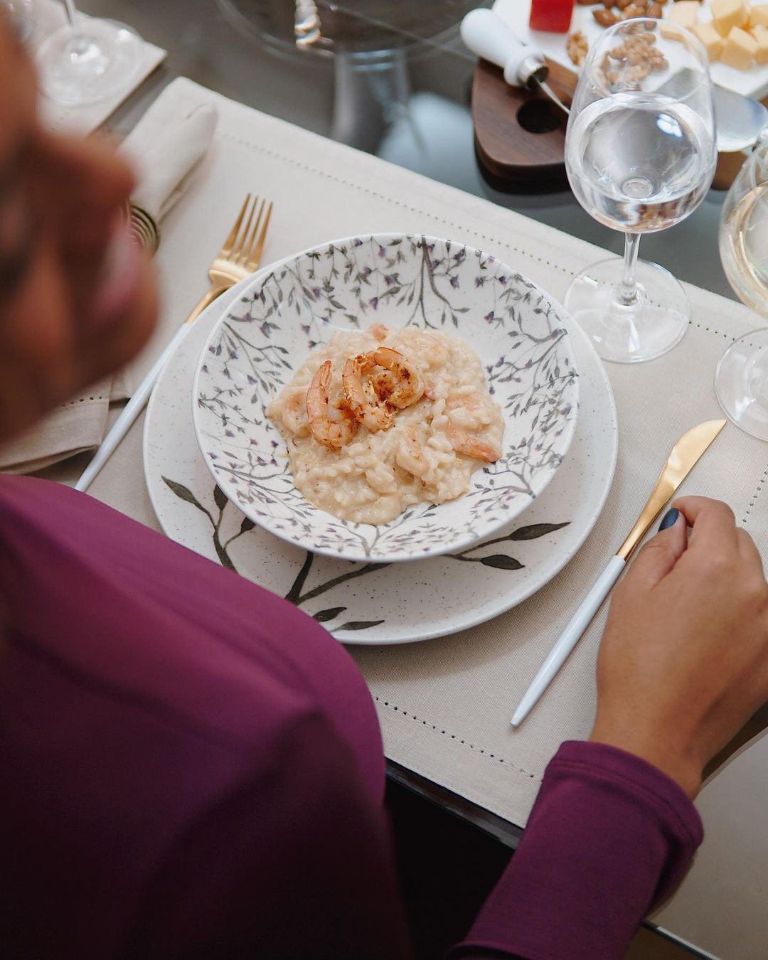 FINAL SALE - Unni Lilac 20 Pieces Dinnerware Set Service for 4