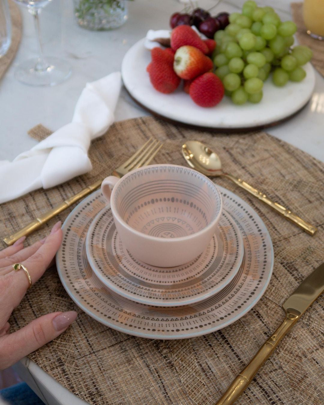 Unni Ancestral 20 Pieces Dinnerware Set Service for 4