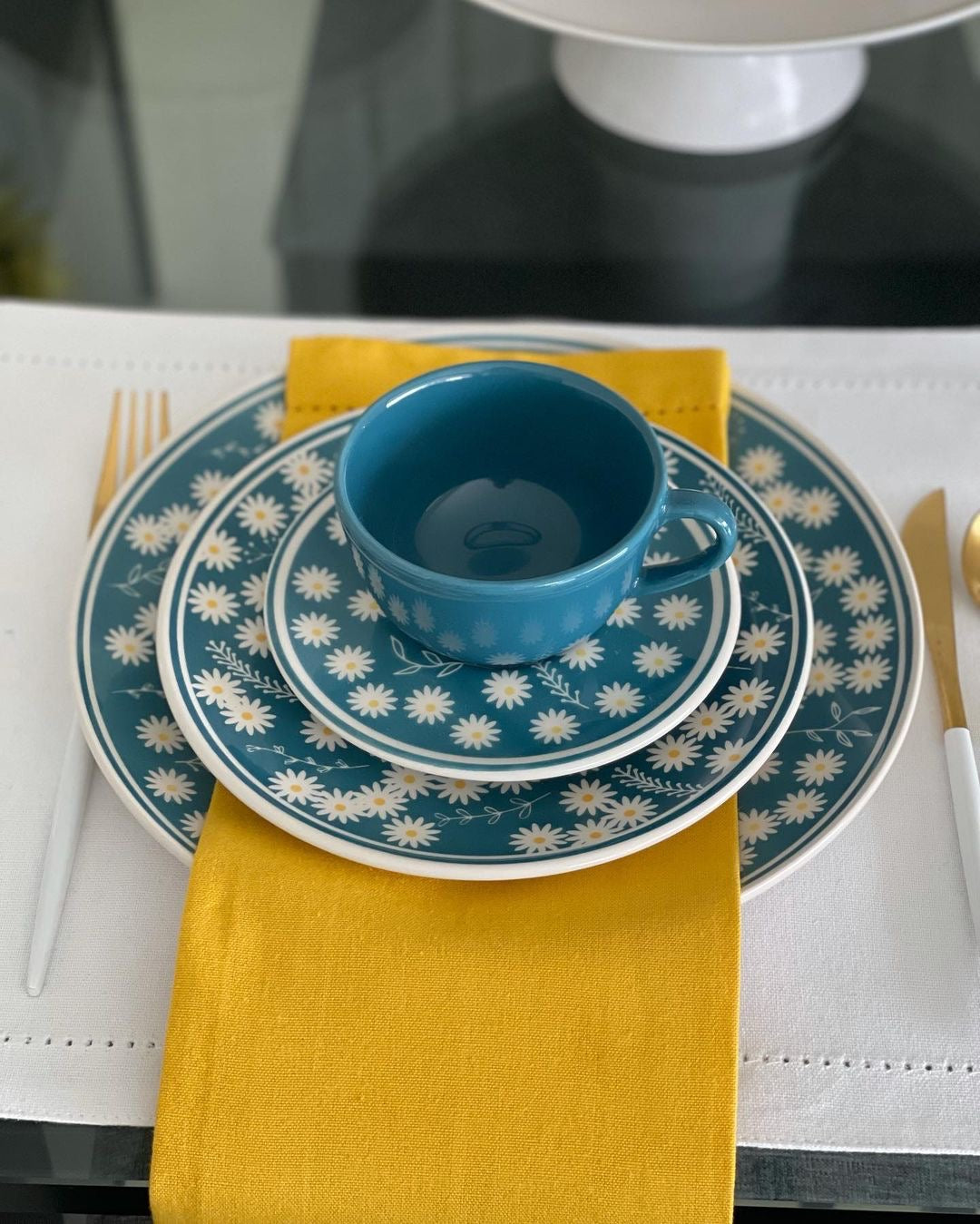 Unni Daisy 20 Pieces Dinnerware Set Service for 4