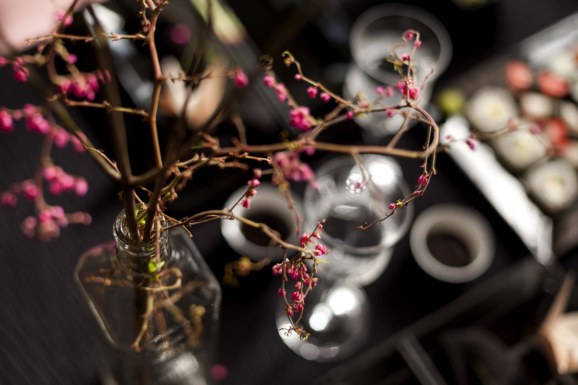 FINAL SALE - Quartier Black 20 Pieces Dinnerware Set Service for 4