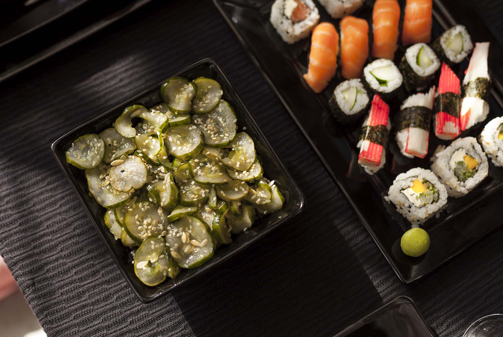 FINAL SALE - Quartier Black 20 Pieces Dinnerware Set Service for 4