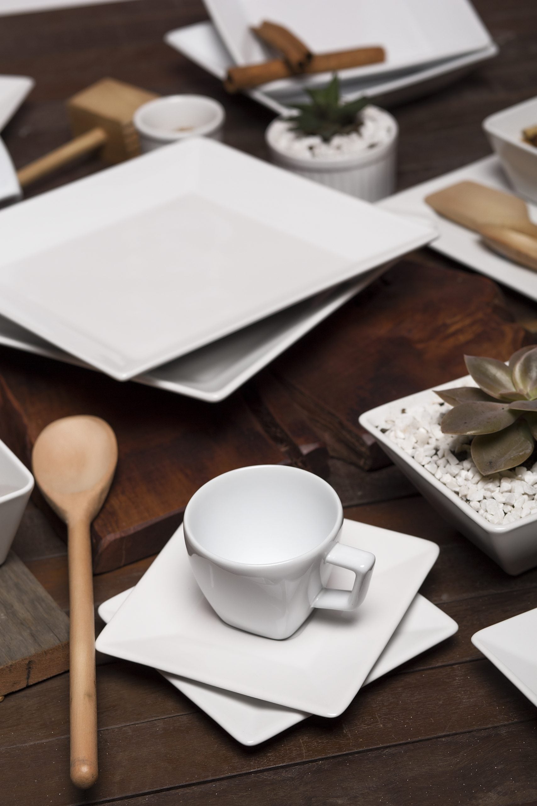 FINAL SALE - Quartier White 20 Pieces Dinnerware Set Service for 4