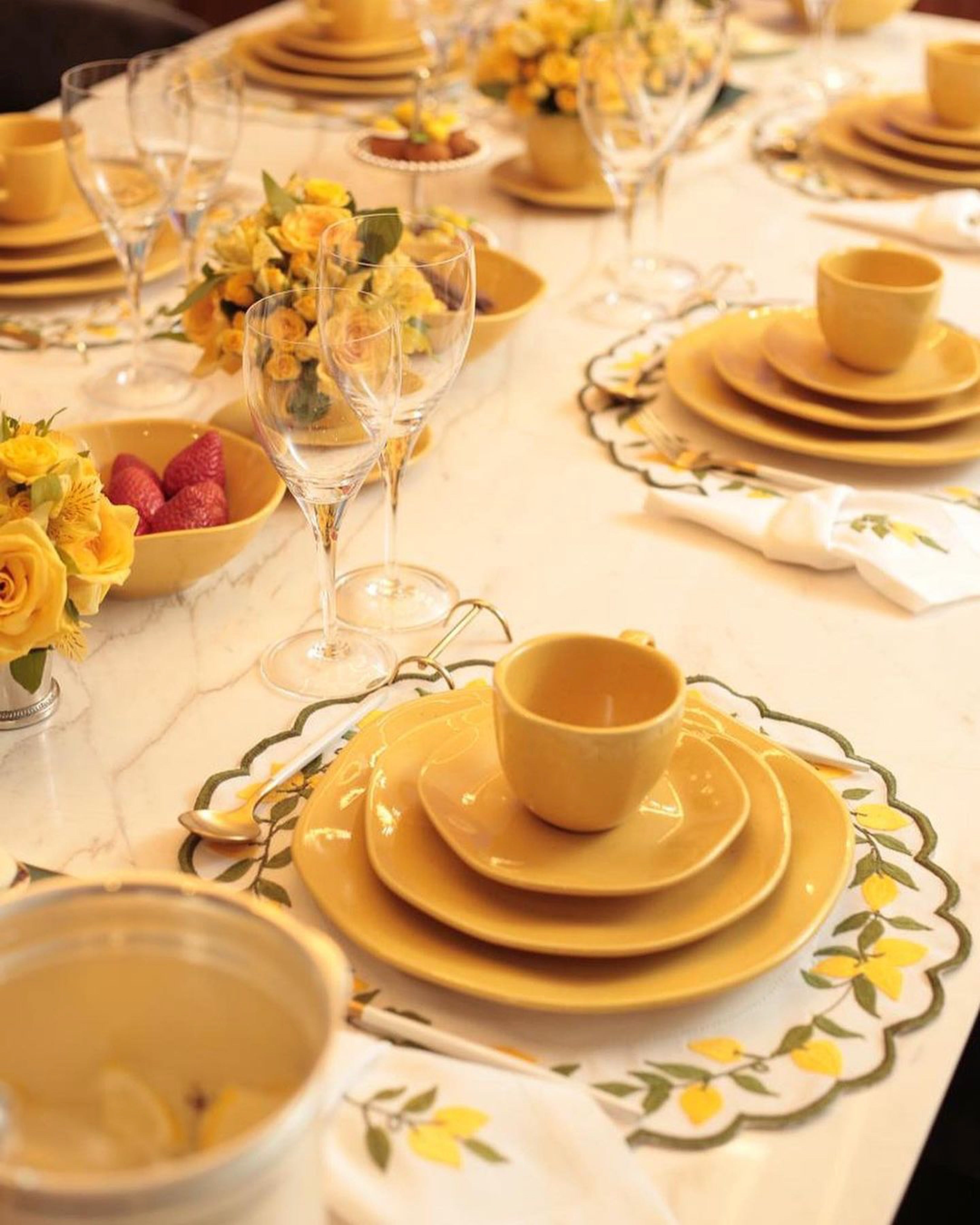 FINAL SALE - Ryo Passion Fruit 20 Pieces Dinnerware Set Service for 4