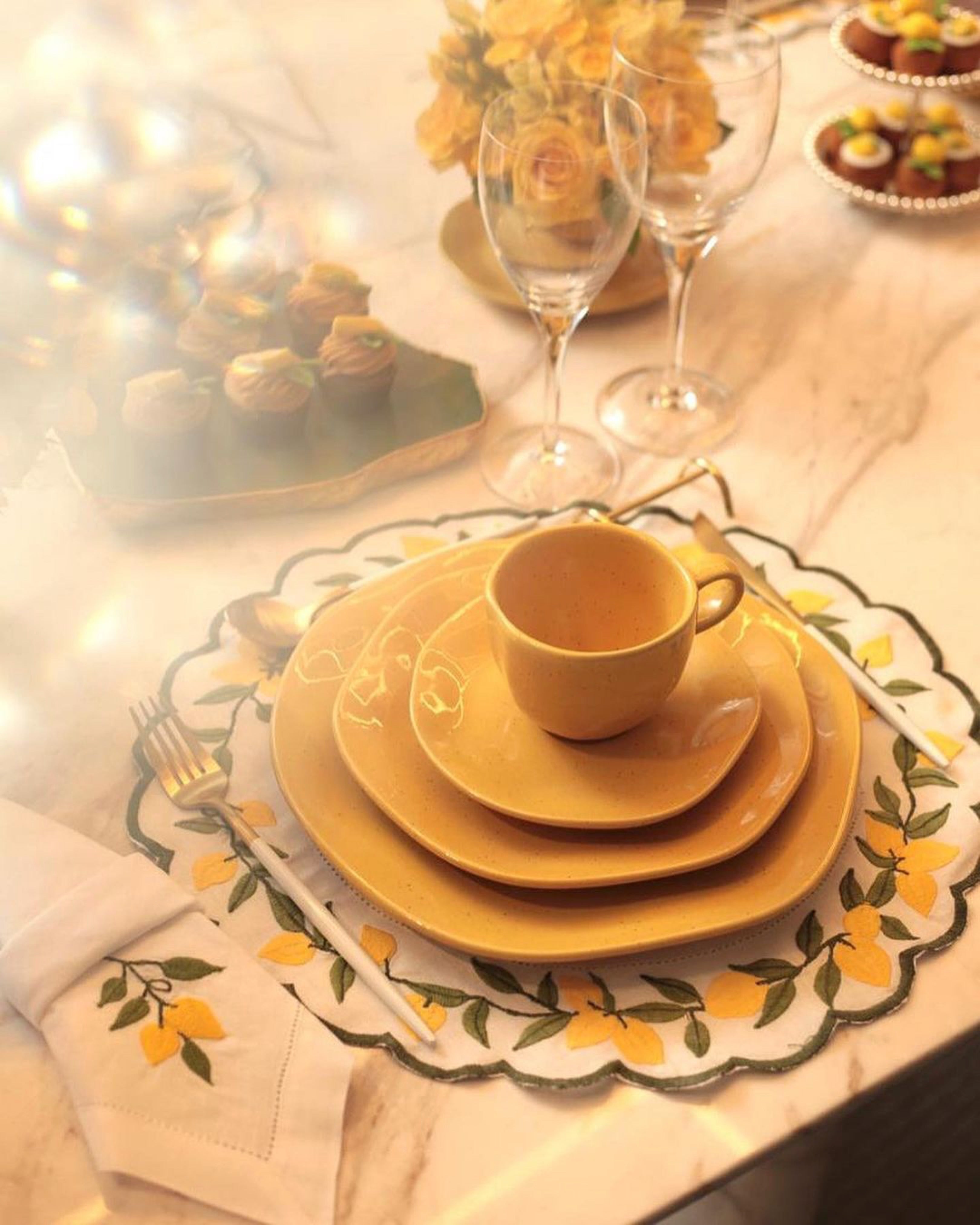 FINAL SALE - Ryo Passion Fruit 20 Pieces Dinnerware Set Service for 4