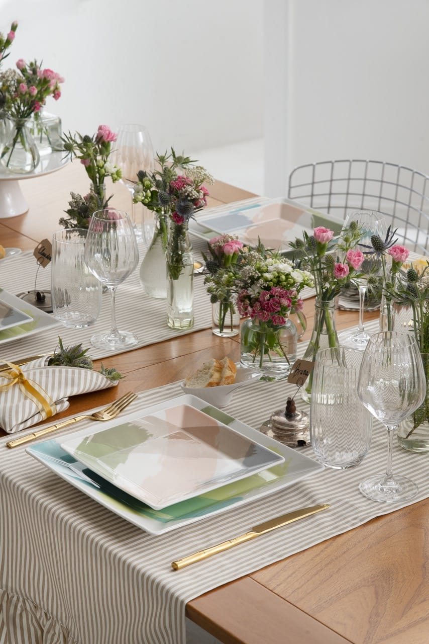 FINAL SALE - Quartier Sketch 20 Pieces Dinnerware Set Service for 4