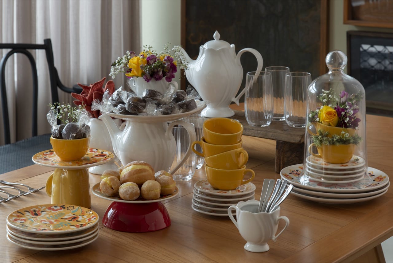 FINAL SALE - Unni Flowers 20 Pieces Dinnerware Set Service for 4