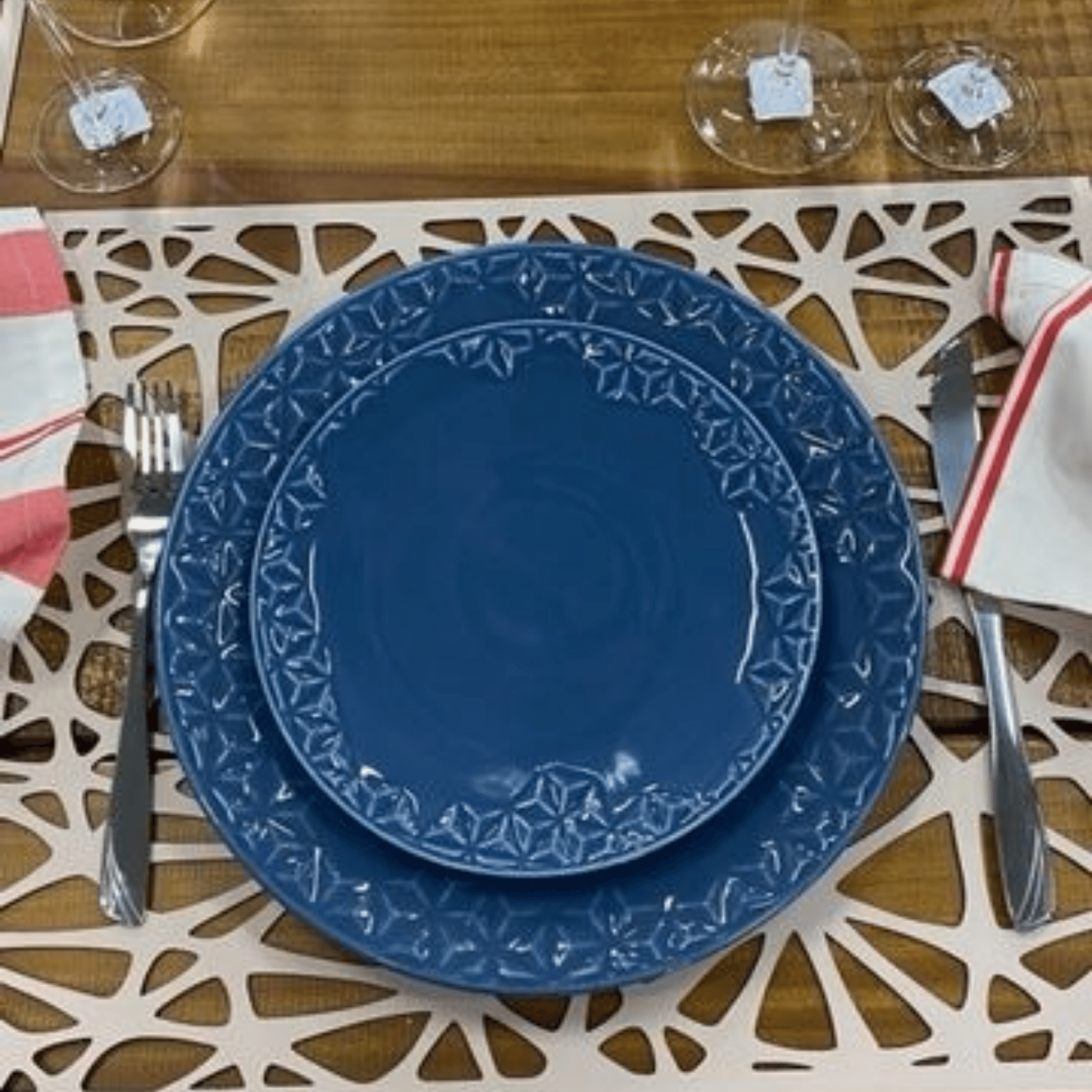 FINAL SALE - Mia Wave 20 Pieces Dinnerware Set Service for 4