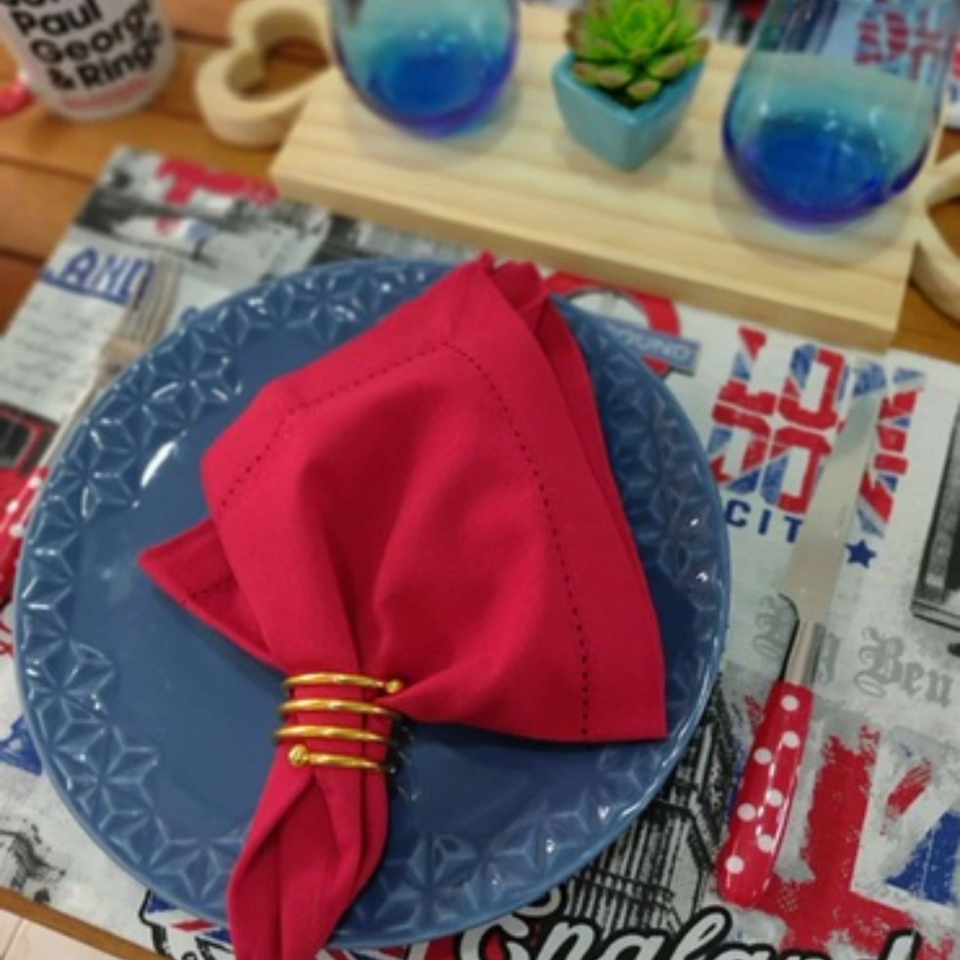 FINAL SALE - Mia Wave 20 Pieces Dinnerware Set Service for 4