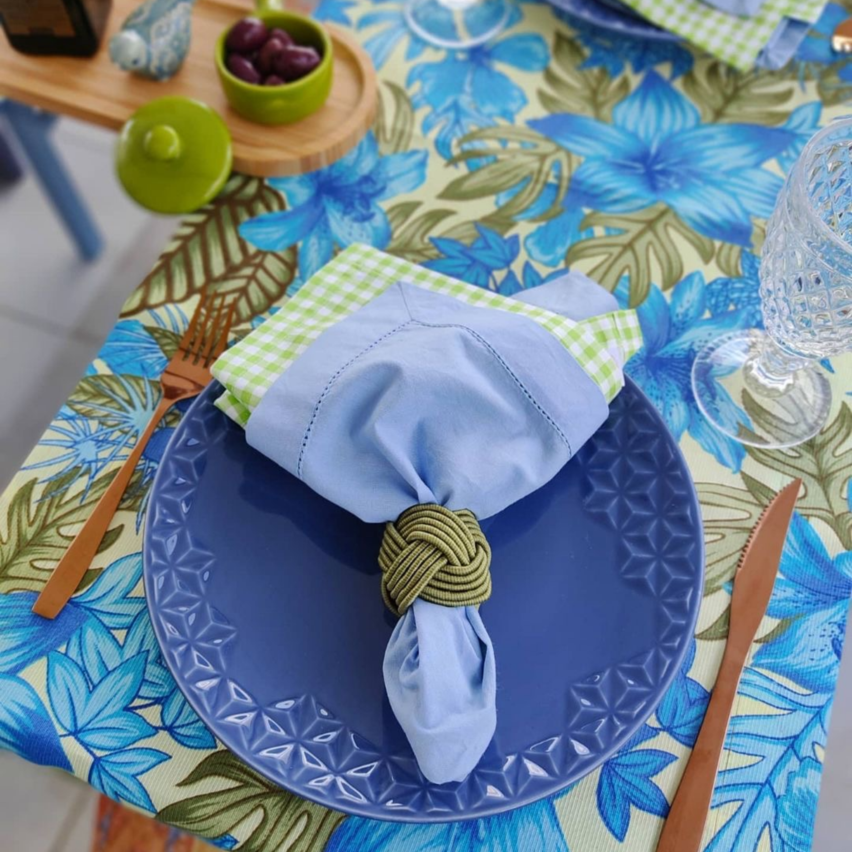 FINAL SALE - Mia Wave 20 Pieces Dinnerware Set Service for 4