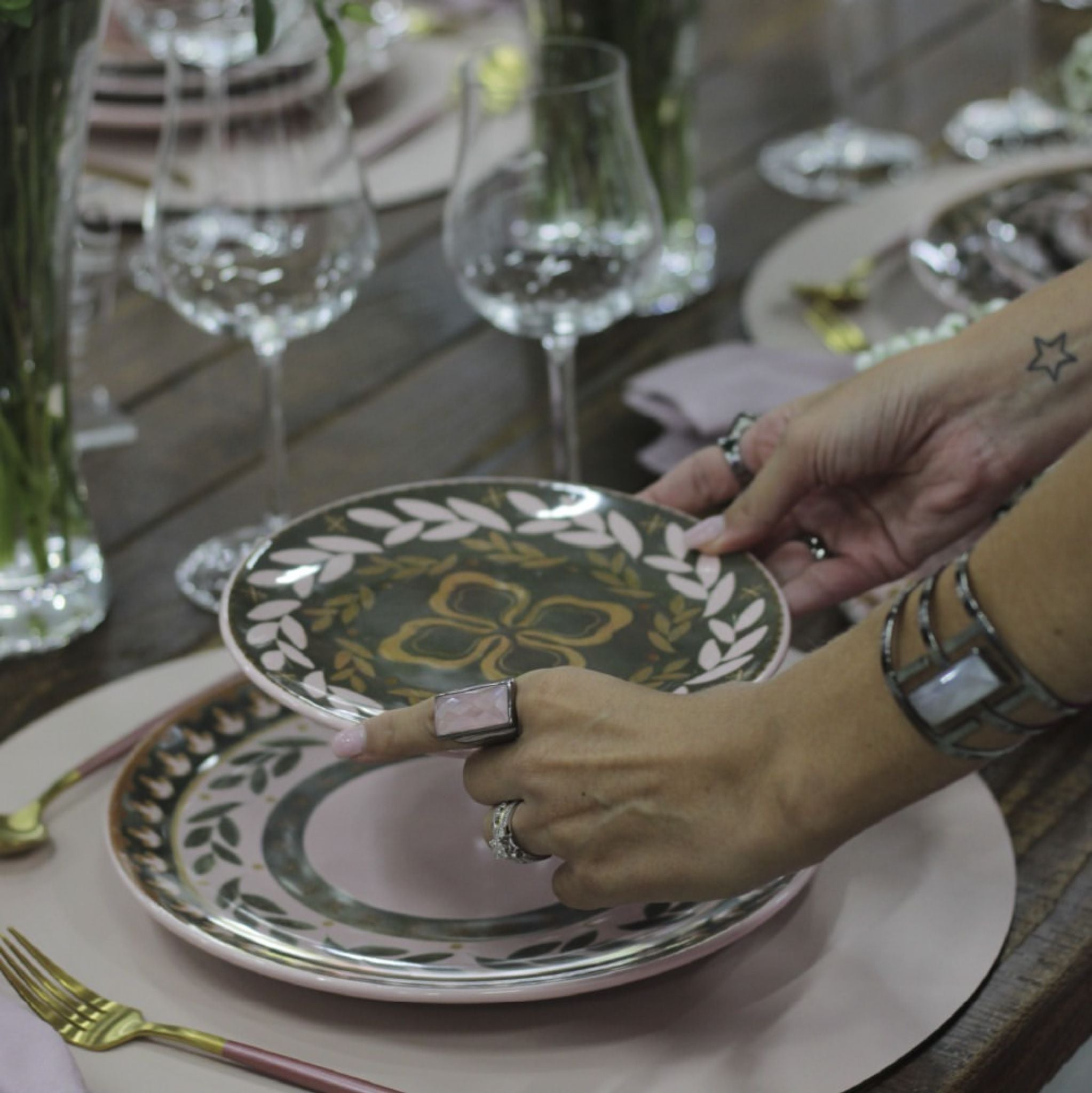 FINAL SALE - Unni Alba 20 Pieces Dinnerware Set Service for 4