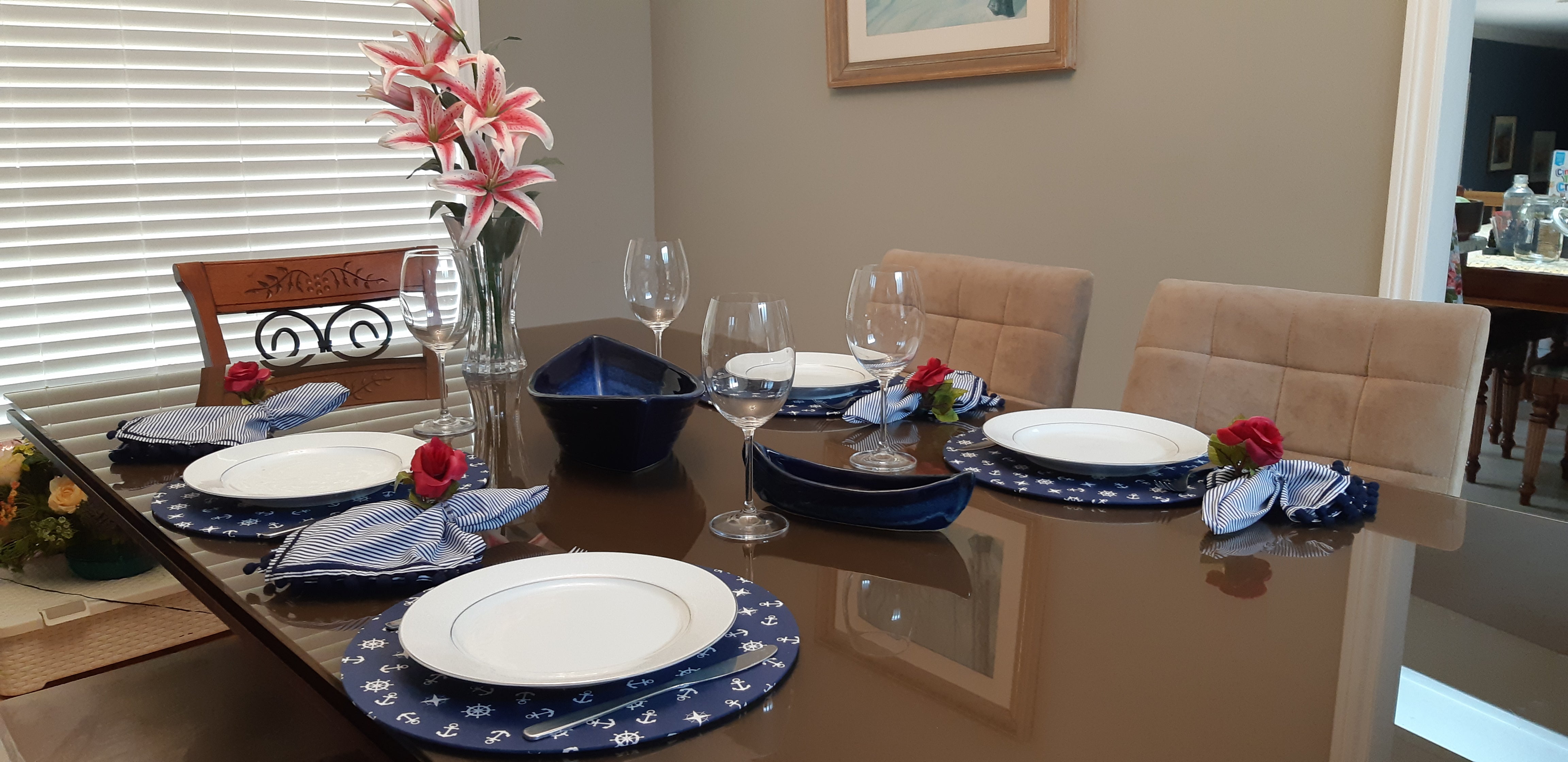 Handcrafted 4-Piece MDF Sousplat Set with Washable Navy Blue Fabric Covers, Napkins, and Rings for Table Decor