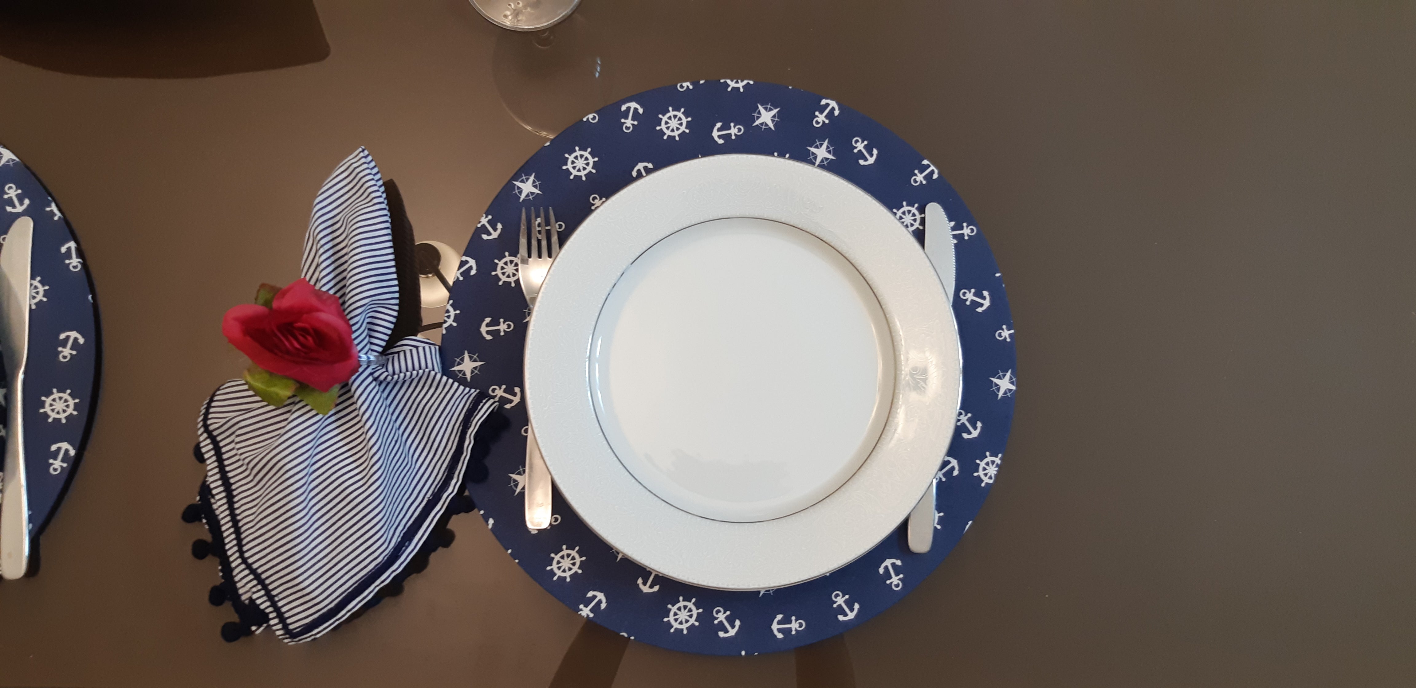 Handcrafted 4-Piece MDF Sousplat Set with Washable Navy Blue Fabric Covers, Napkins, and Rings for Table Decor