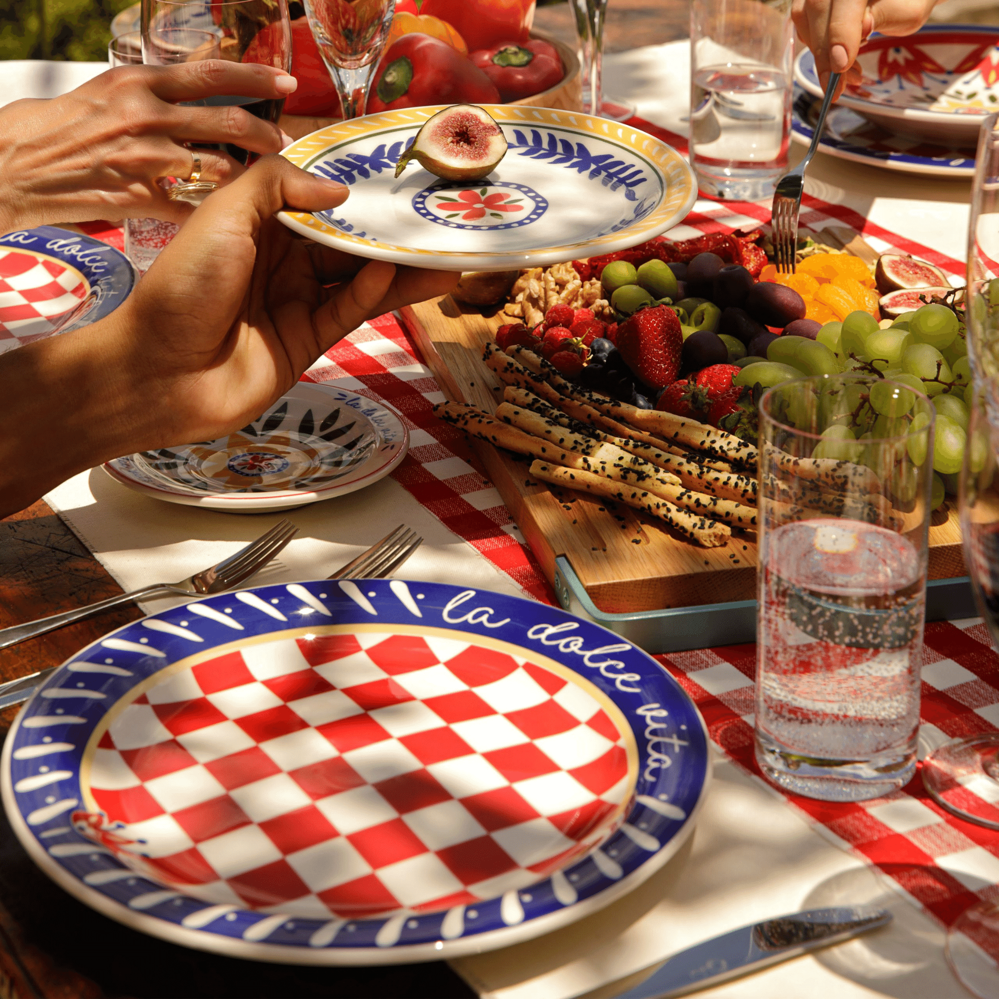 FINAL SALE - Floreal Dolce Vita 20 Pieces Dinnerware Set Service for 4