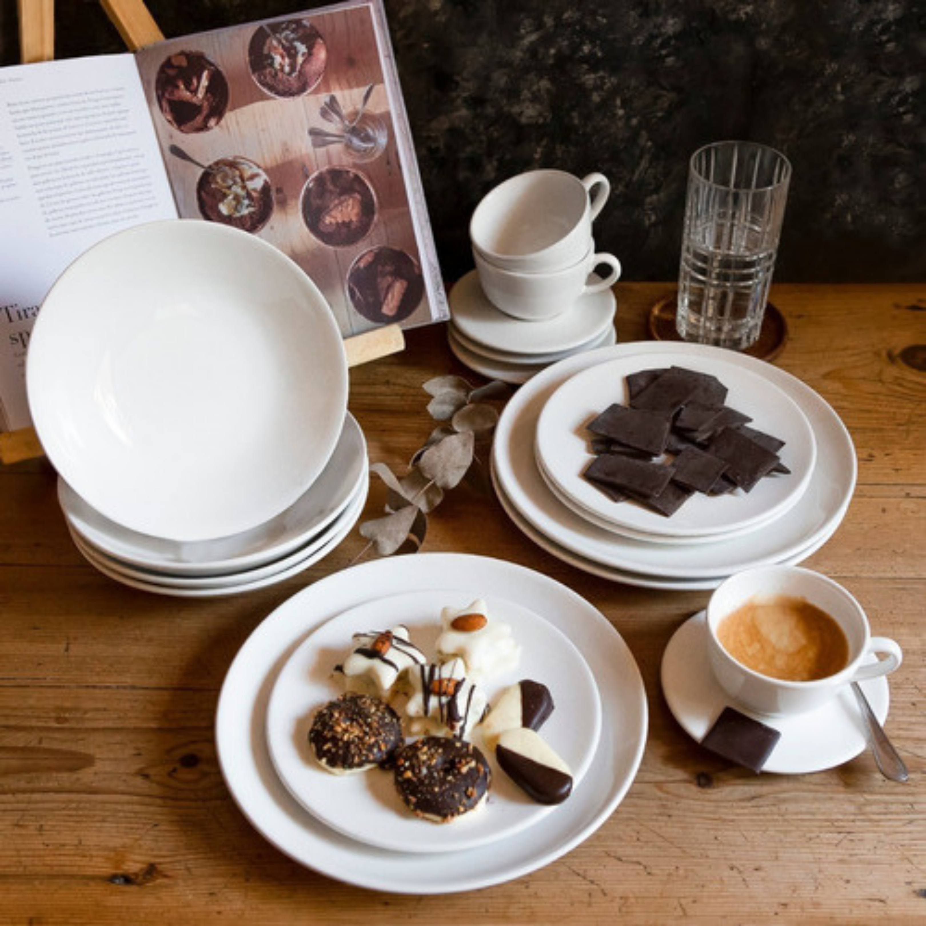 Unni White 20 Pieces Dinnerware Set Service for 4