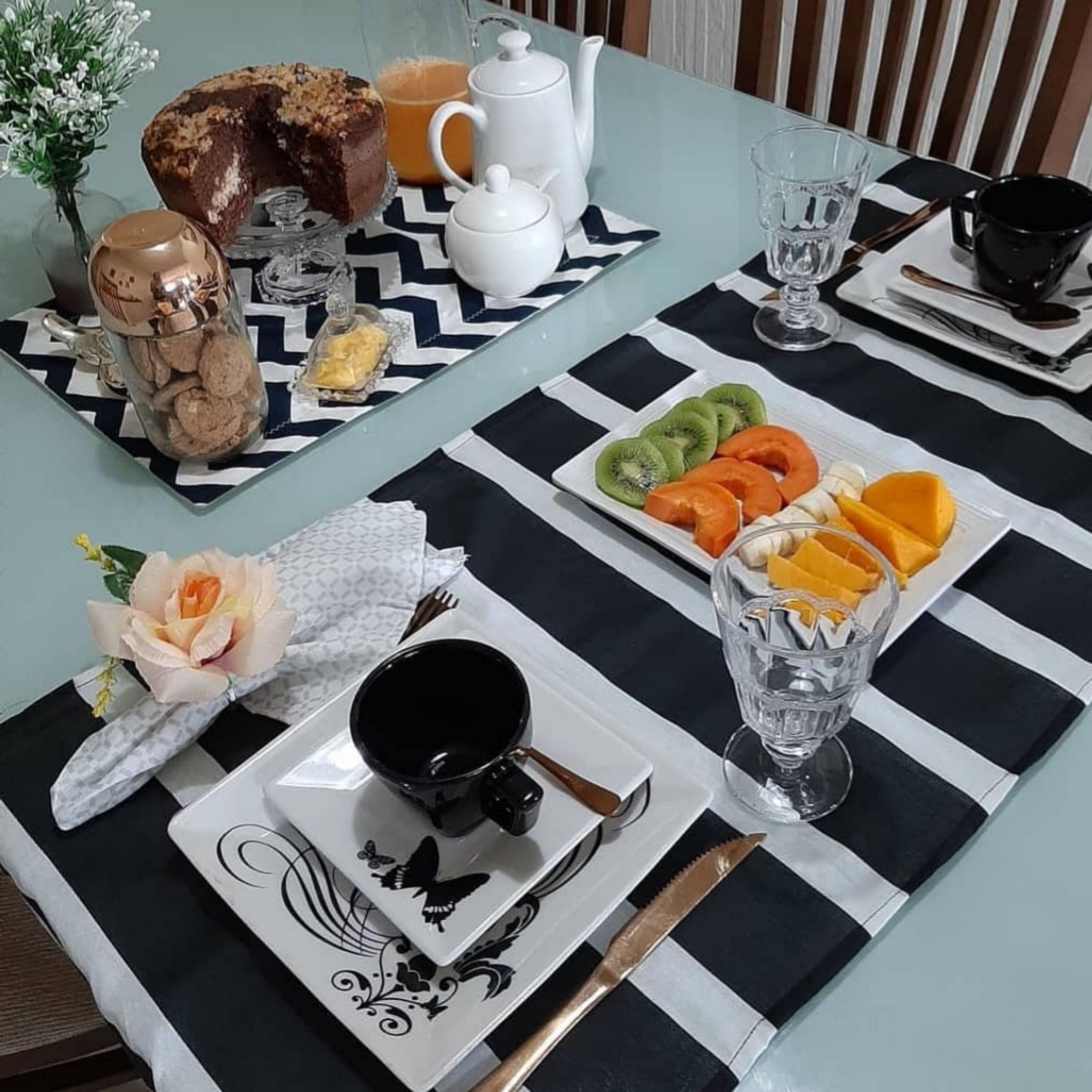 FINAL SALE - Quartier Butterfly Tattoo 20 Pieces Dinnerware Set Service for 4