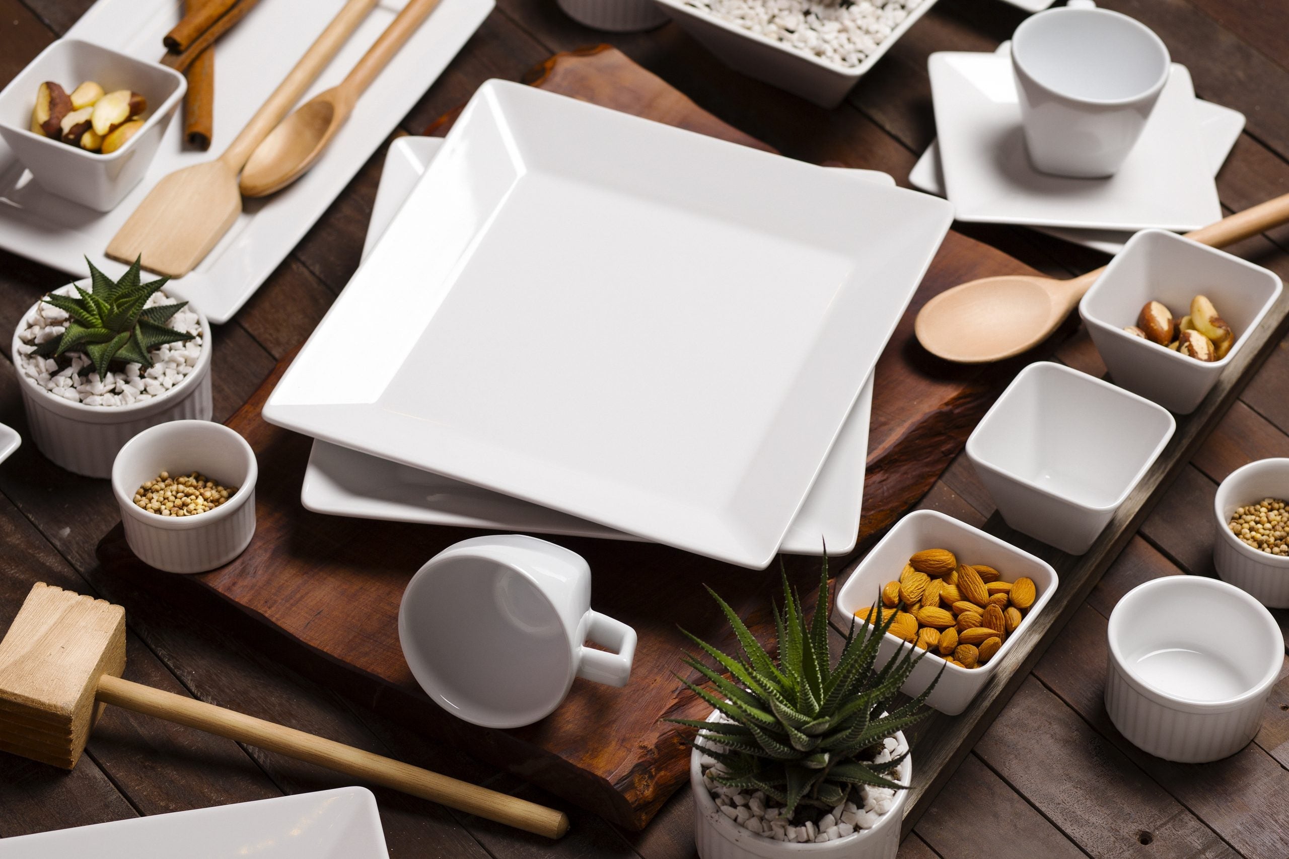 FINAL SALE - Quartier White 20 Pieces Dinnerware Set Service for 4