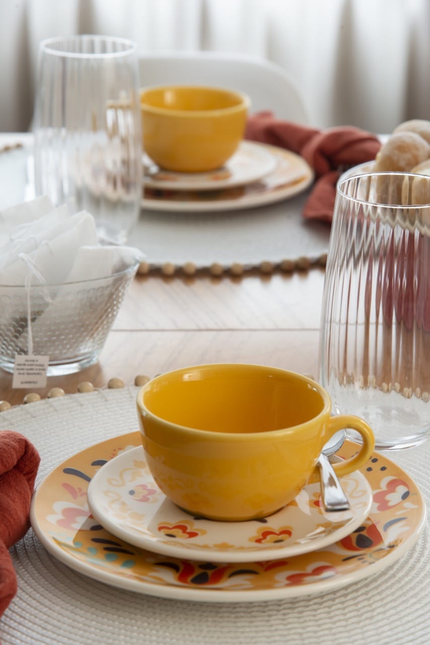 FINAL SALE - Unni Flowers 20 Pieces Dinnerware Set Service for 4