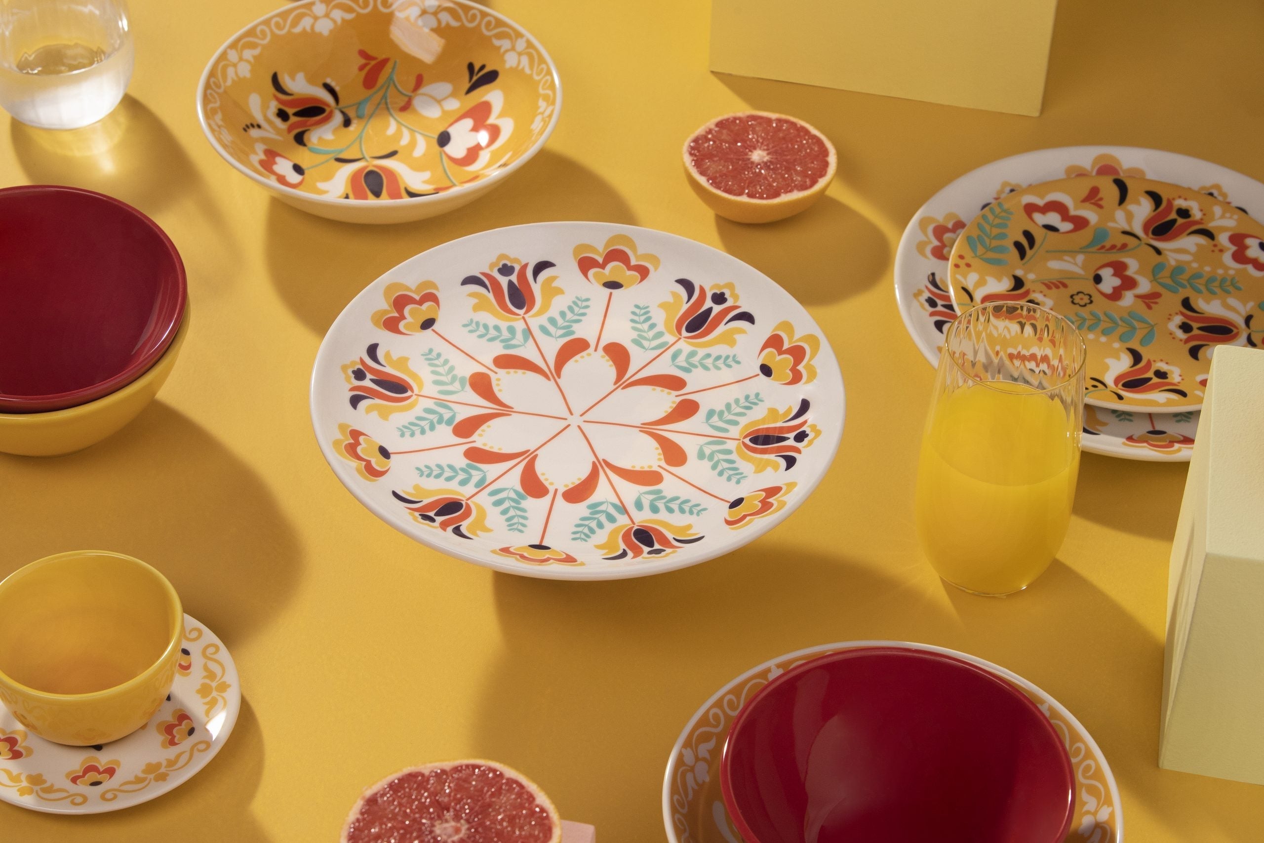 FINAL SALE - Unni Flowers 20 Pieces Dinnerware Set Service for 4