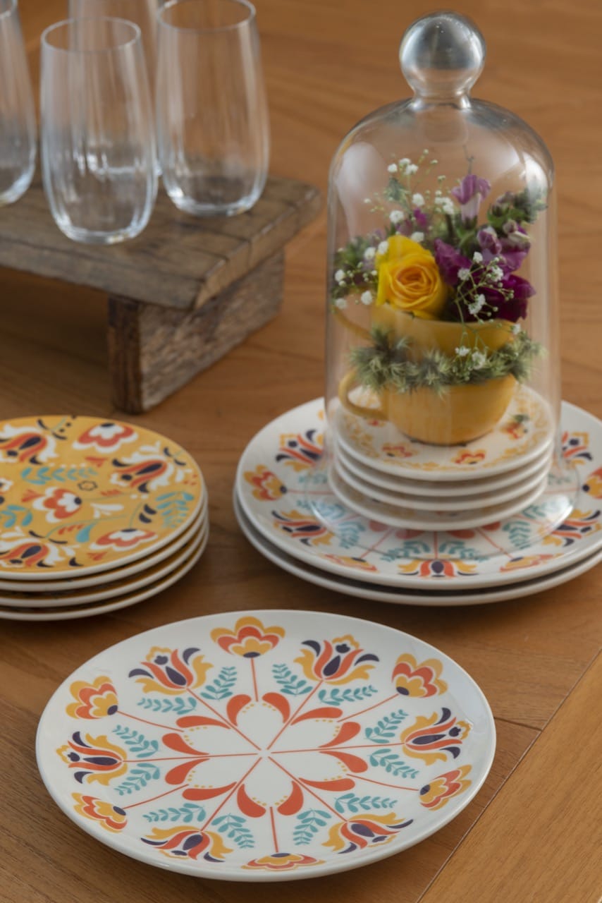 FINAL SALE - Unni Flowers 20 Pieces Dinnerware Set Service for 4